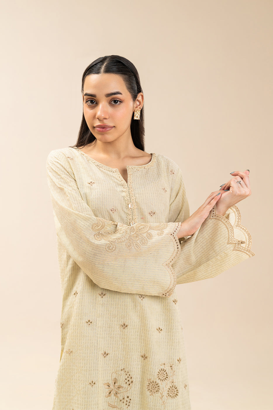 2 PIECE EMBROIDERED TEXTURED LAWN SUIT-PETAL WHISPER (UNSTITCHED)