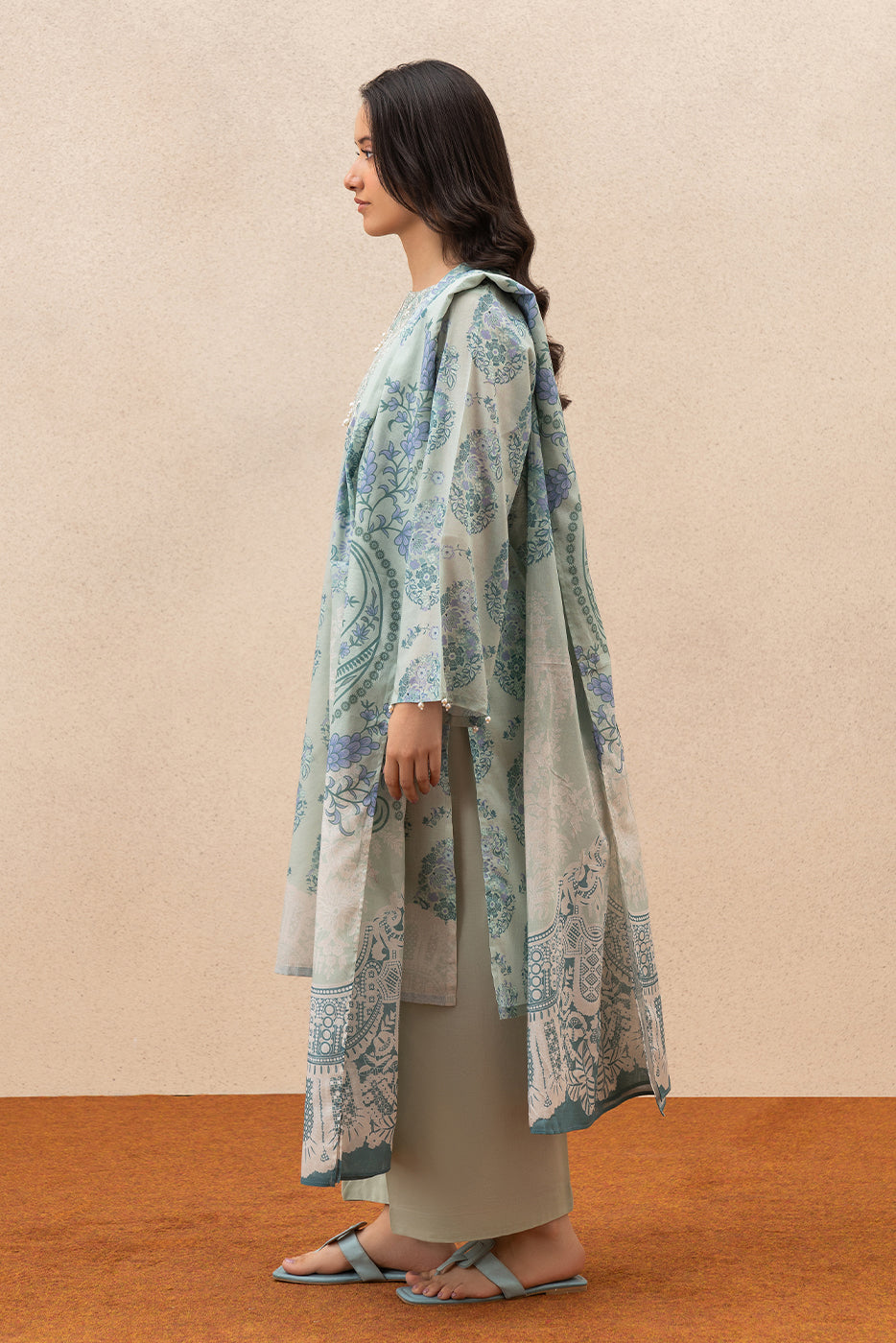 3 PIECE EMBROIDERED LAWN SUIT (PRET)