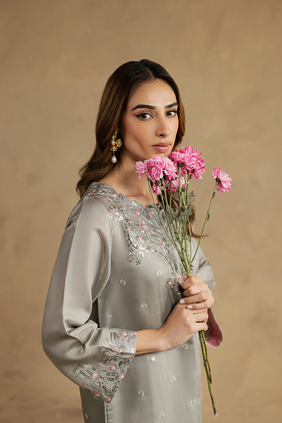 2 PIECE EMBROIDERED SILK SUIT (LUXURY-PRET)