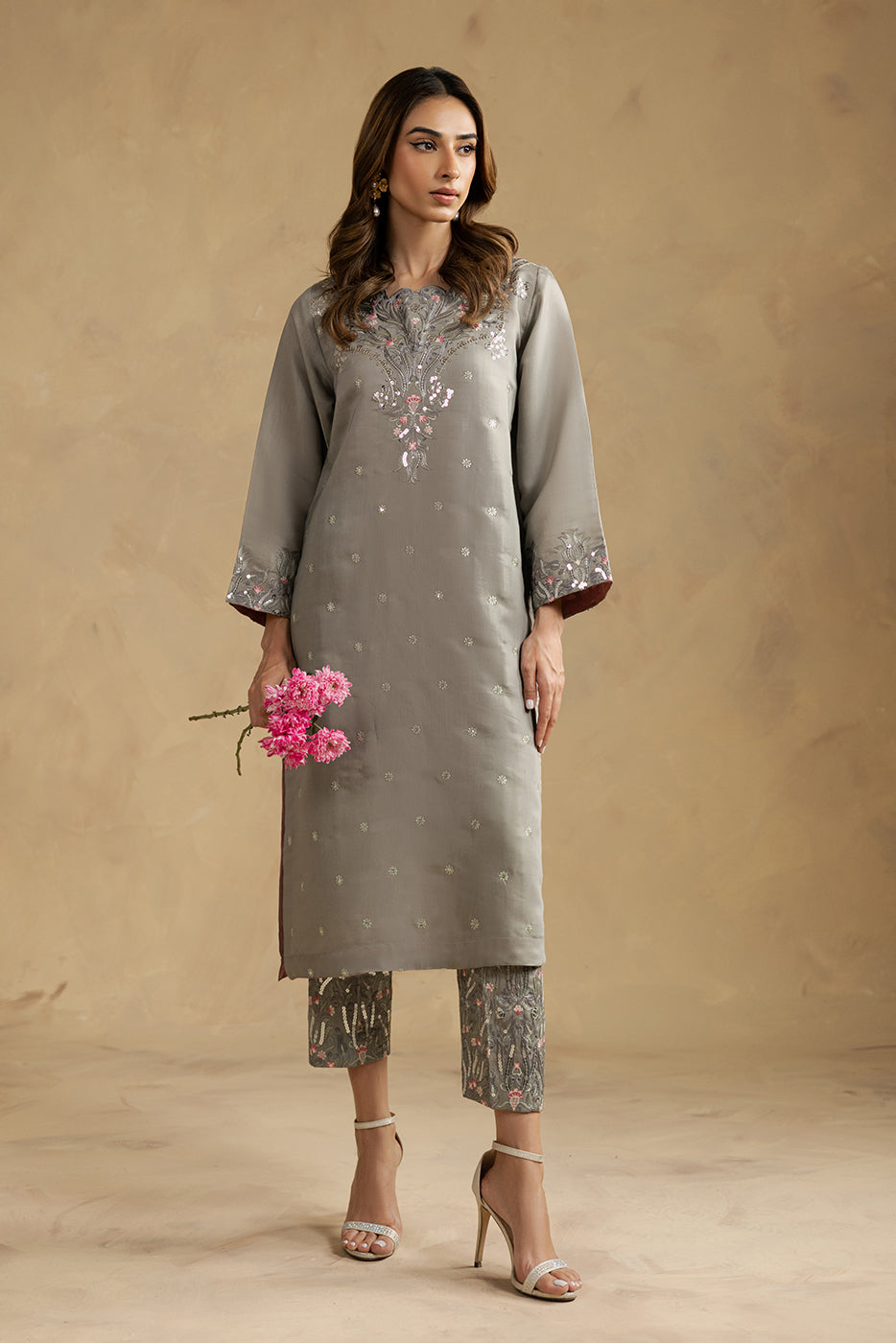 2 PIECE EMBROIDERED SILK SUIT (LUXURY-PRET)