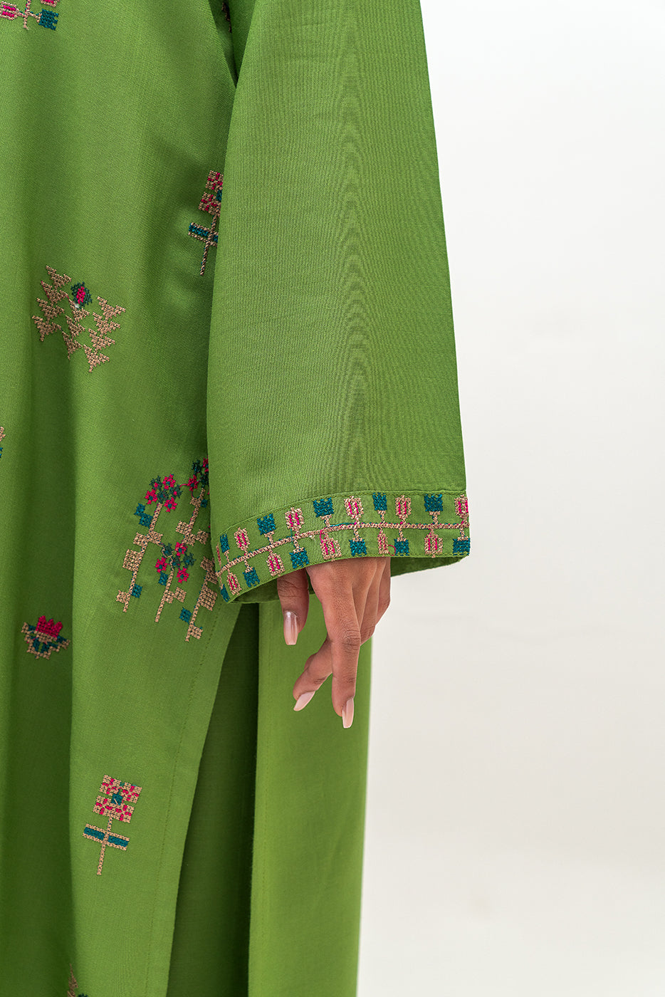 2 PIECE EMBROIDERED VISCOSE SUIT (PRET)