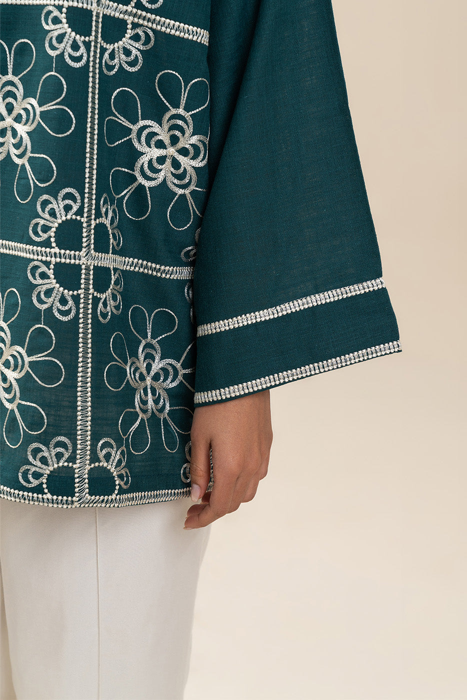 EMBROIDERED COTTON VISCOSE TOP (PRET)