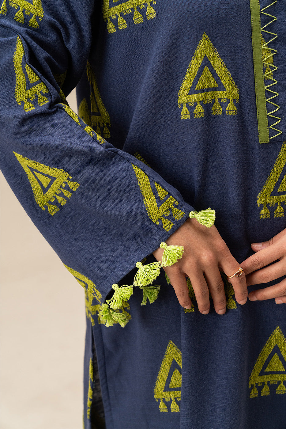 2 PIECE BASIC VELVET KHADDAR SUIT (PRET)