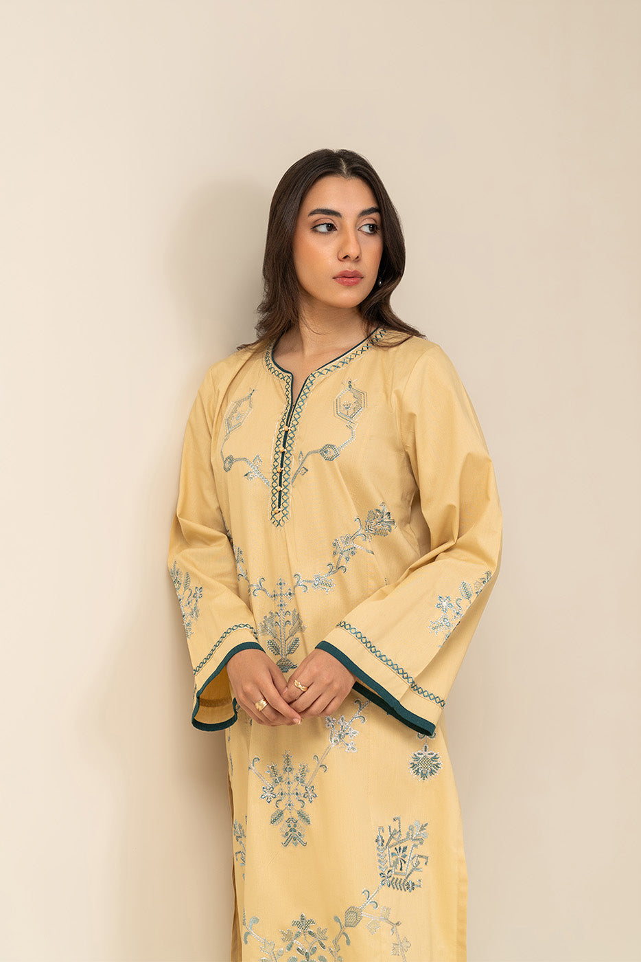 2 PIECE EMBROIDERED CAMBRIC SUIT (PRET)