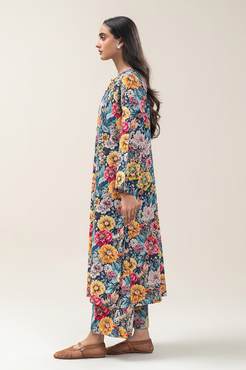 2 PIECE PRINTED KHADDAR SUIT (PRET)