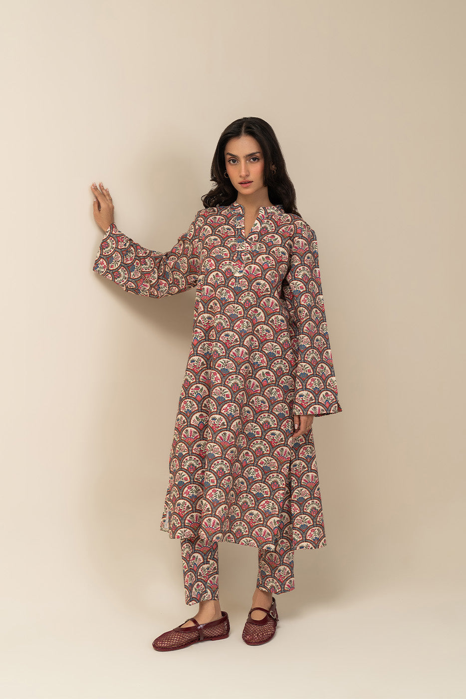 2 PIECE PRINTED KHADDAR SUIT (PRET)