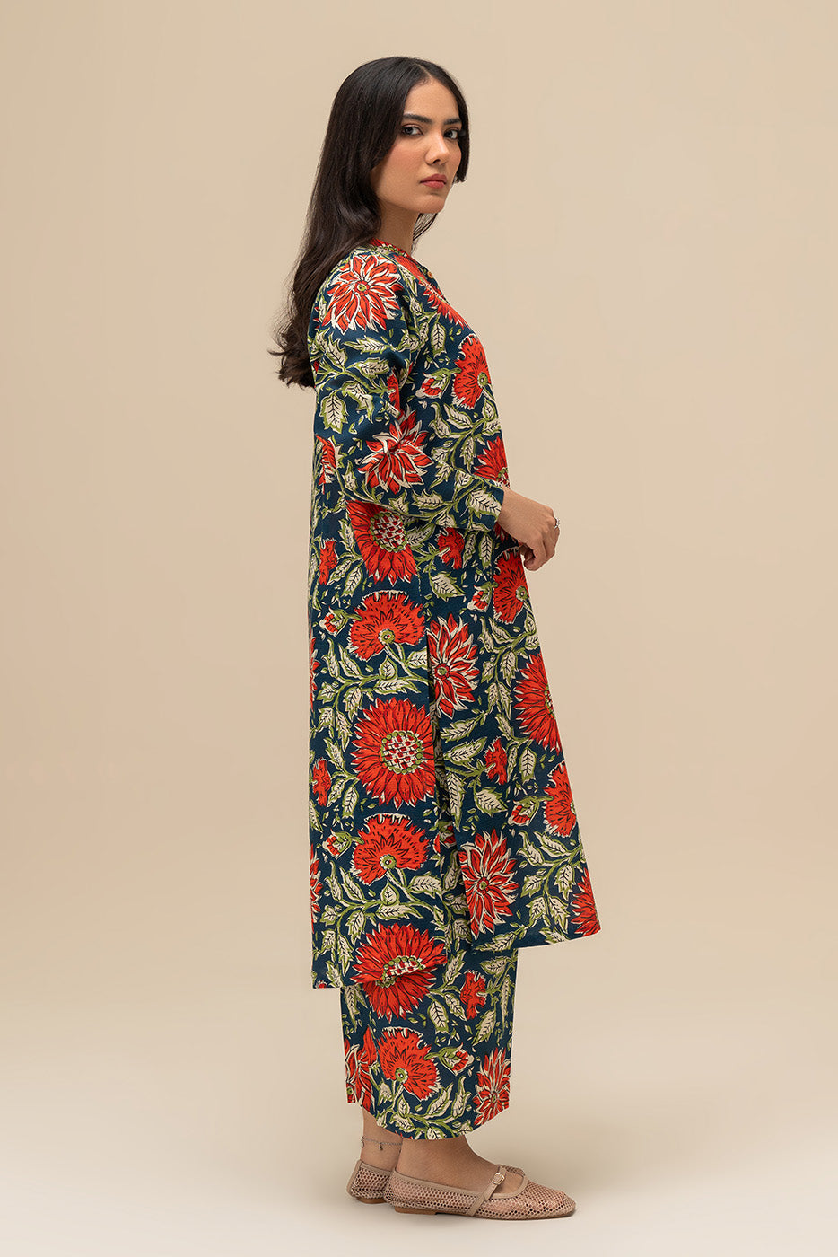 2 PIECE PRINTED KHADDAR SUIT (PRET)