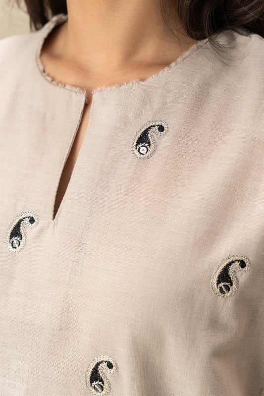 2 PIECE EMBROIDERED COTTON LINEN SUIT (PRET)