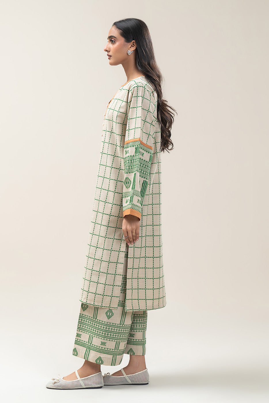 2 PIECE BASIC KHADDAR JACQUARD SUIT (PRET)