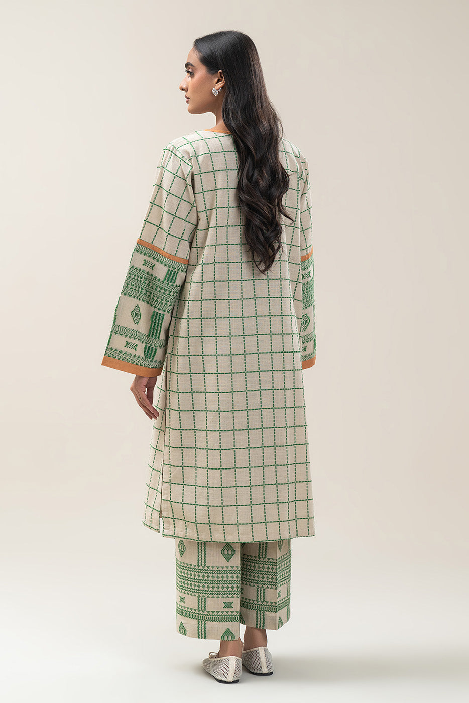 2 PIECE BASIC KHADDAR JACQUARD SUIT (PRET)