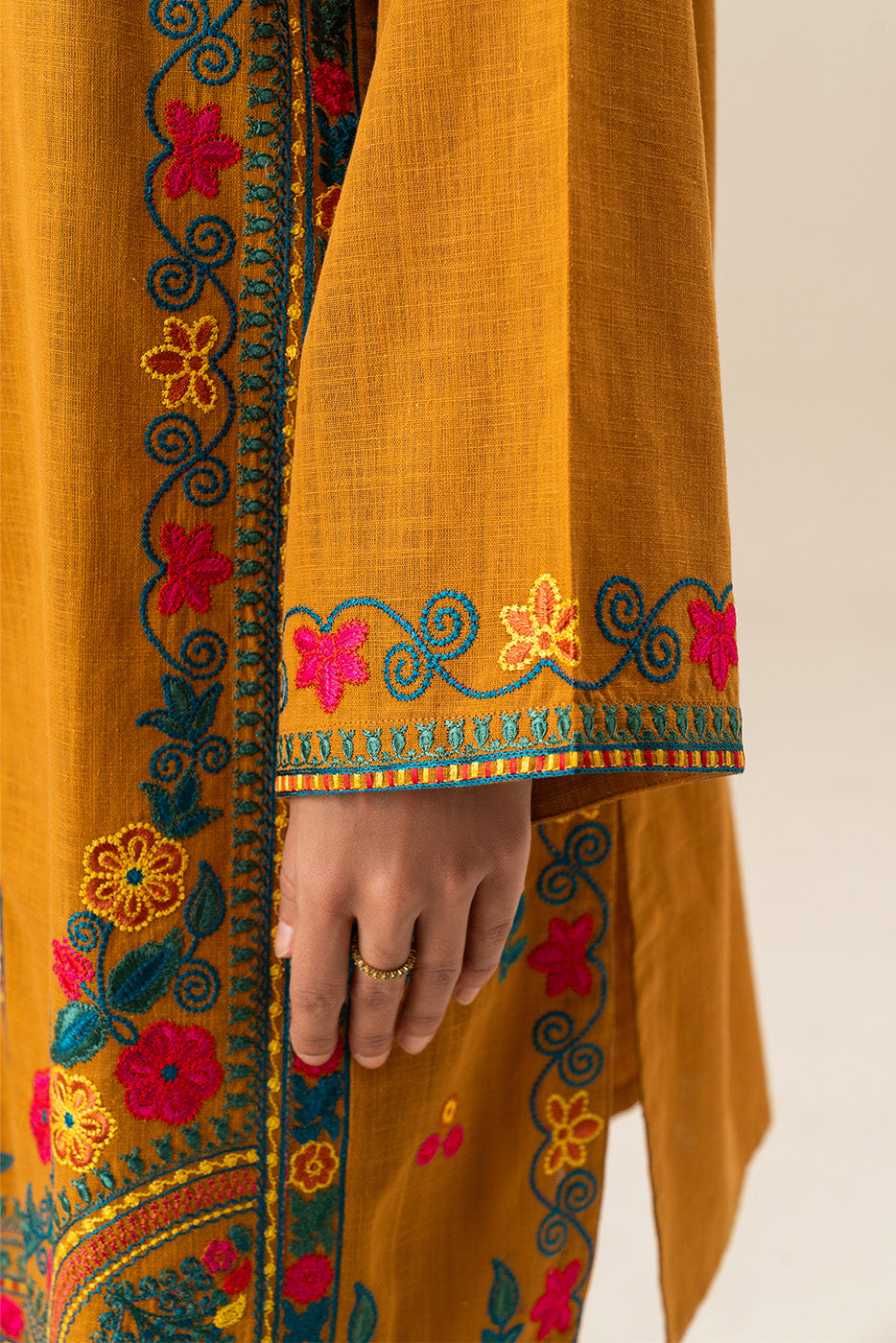 2 PIECE EMBROIDERED TWO WAY SLUB SUIT (PRET)