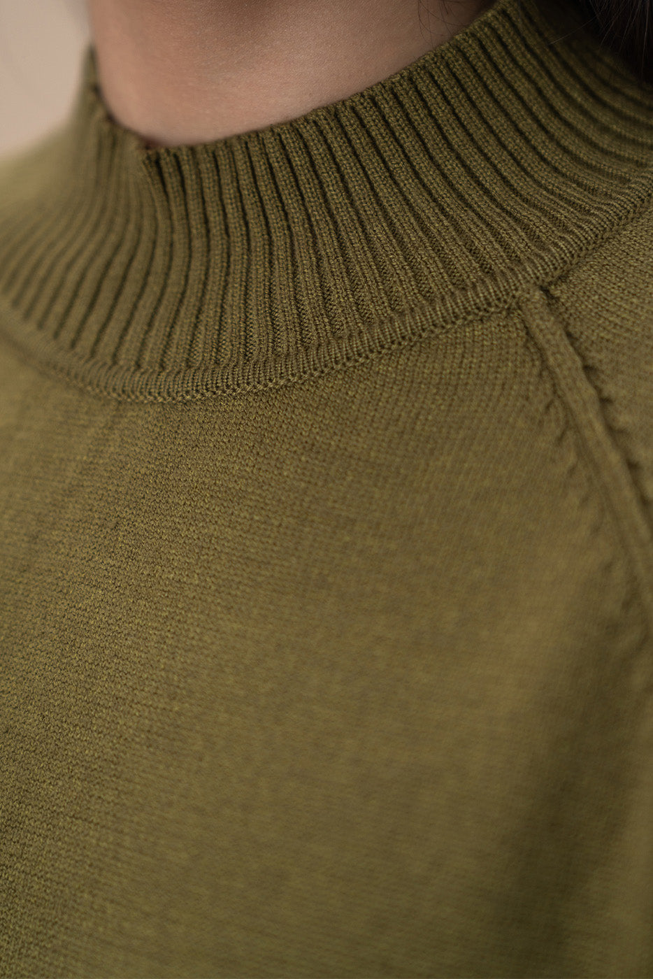 MOCK NECK PULLOVER
