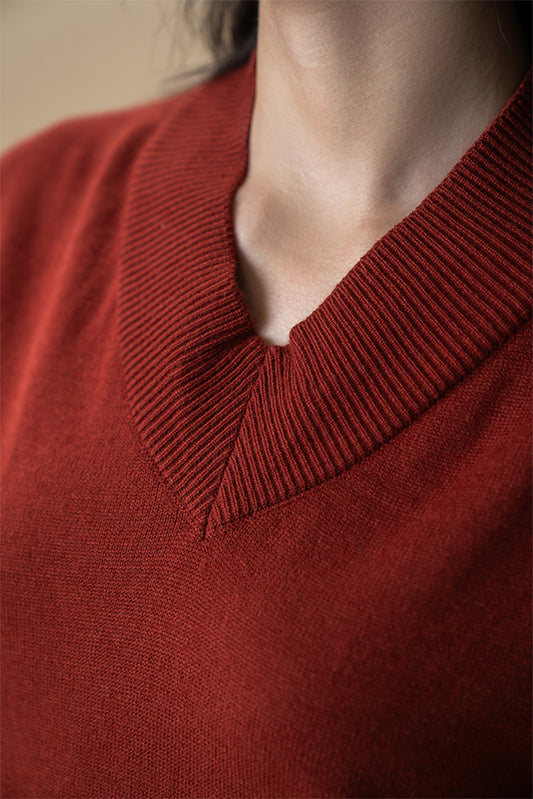 V-NECK PULLOVER