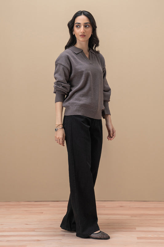 COLLAR WITH V-NECK PULLOVER