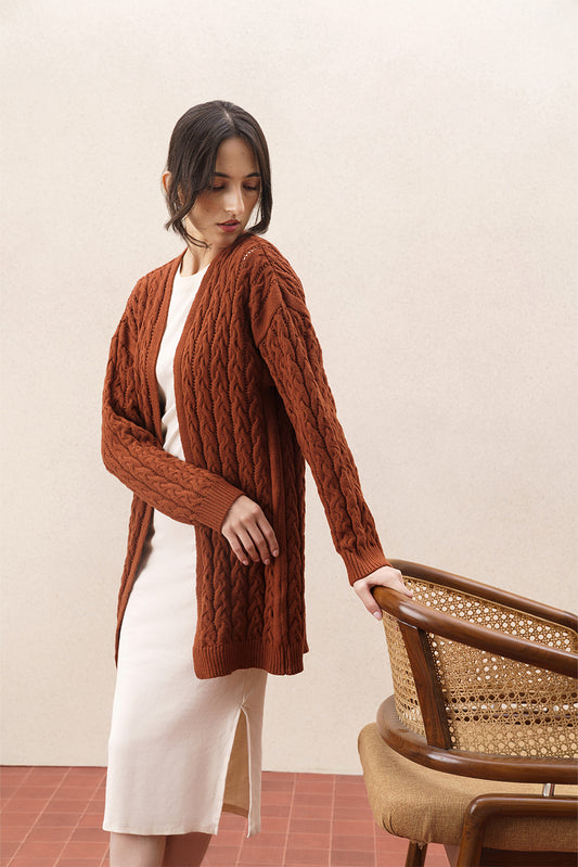 MID LENGTH CHUNKY BRAIDED WEAVE SHRUG