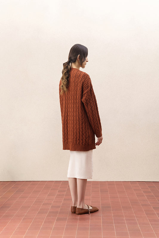 MID LENGTH CHUNKY BRAIDED WEAVE SHRUG
