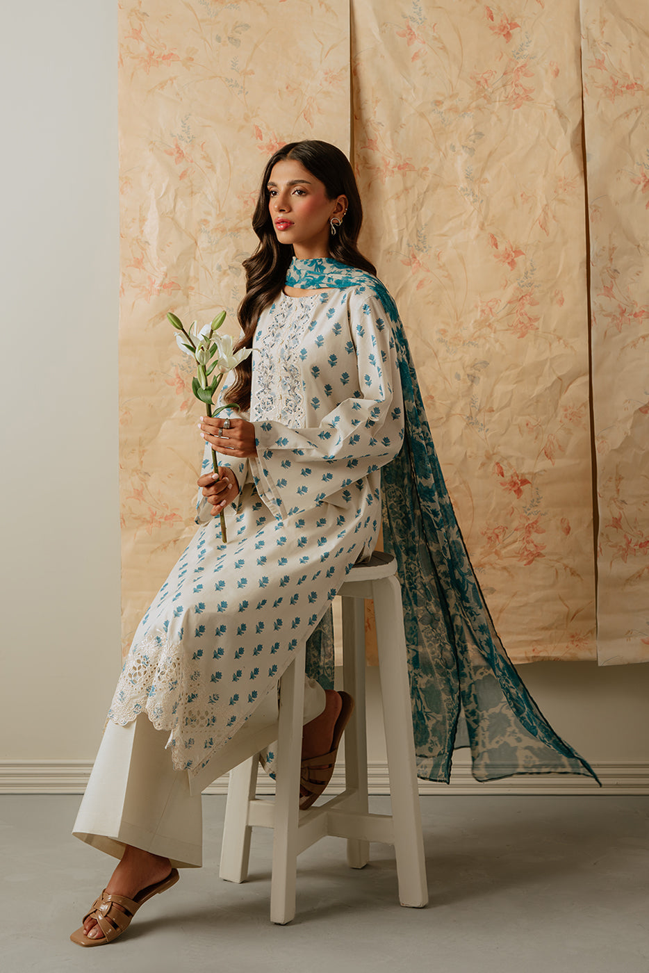 3 PIECE EMBROIDERED LAWN SUIT-BLUE GEMS