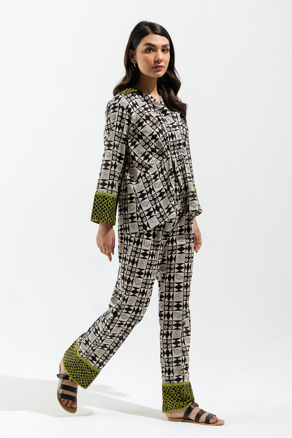 Geometric Maze Printed Lawn Suit - Stylish 2-Piece Ensemble"