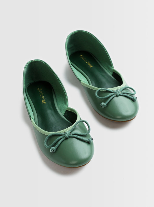 FOOTWEAR