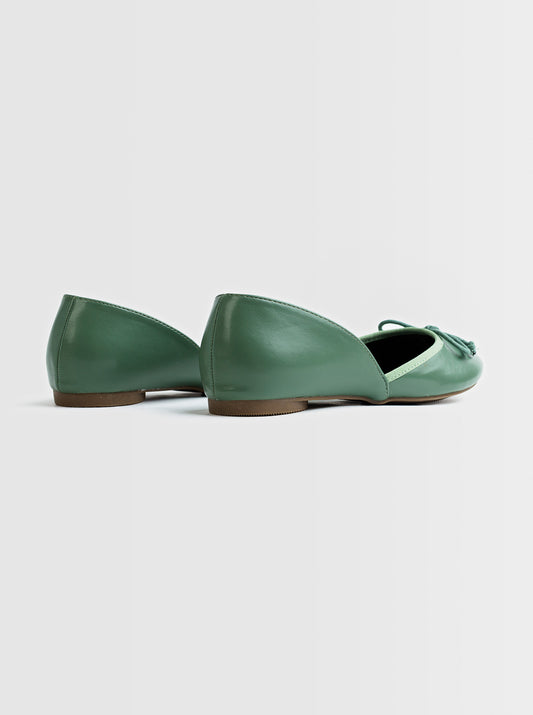 FOOTWEAR