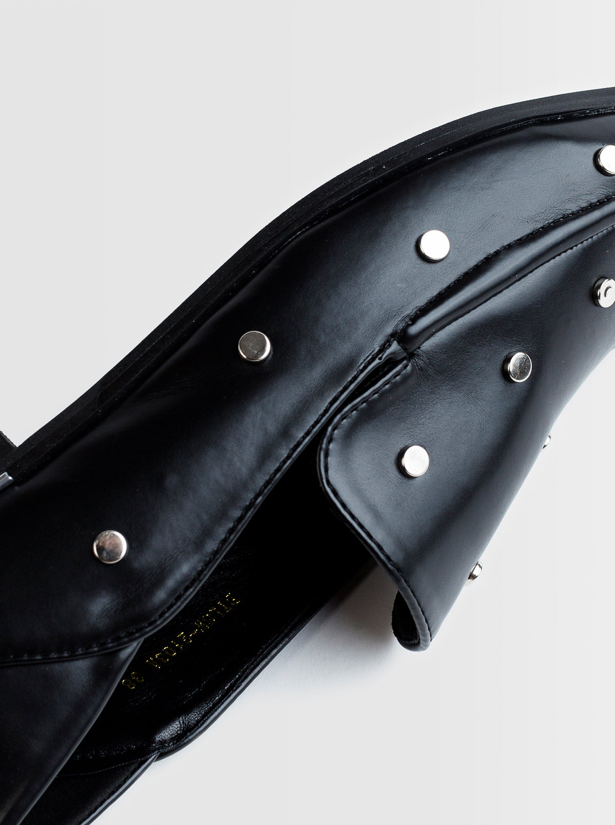 FOOTWEAR