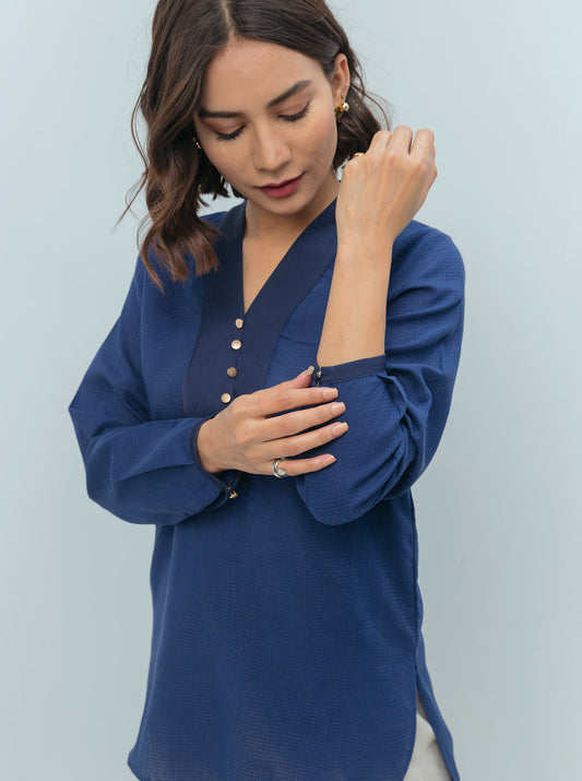 NAVY TEXTURED OVERLAP NECKLINE TOP