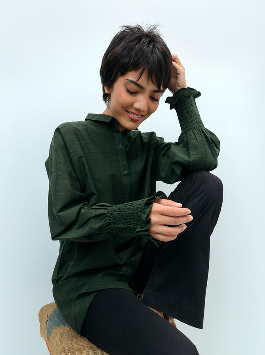 TEXTURED GREEN SMOCKED SLEEVED SHIRT