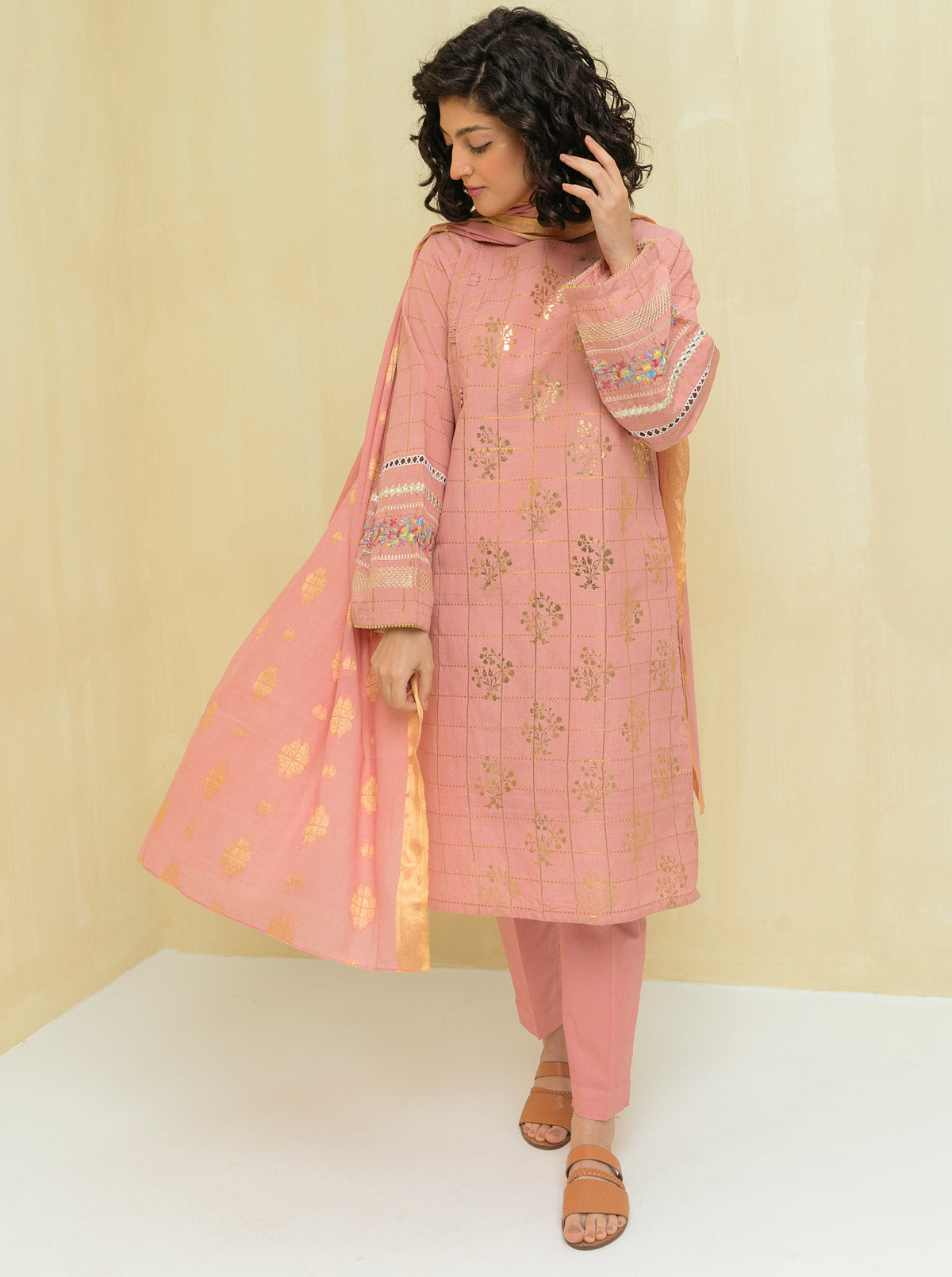 EMBROIDERED SHIRT WITH DUPATTA