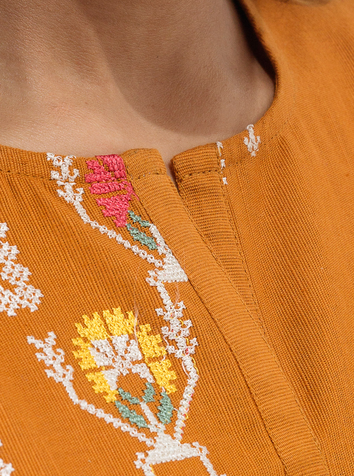 EMBROIDERED SLUB KHADDAR SHIRT (PRET)