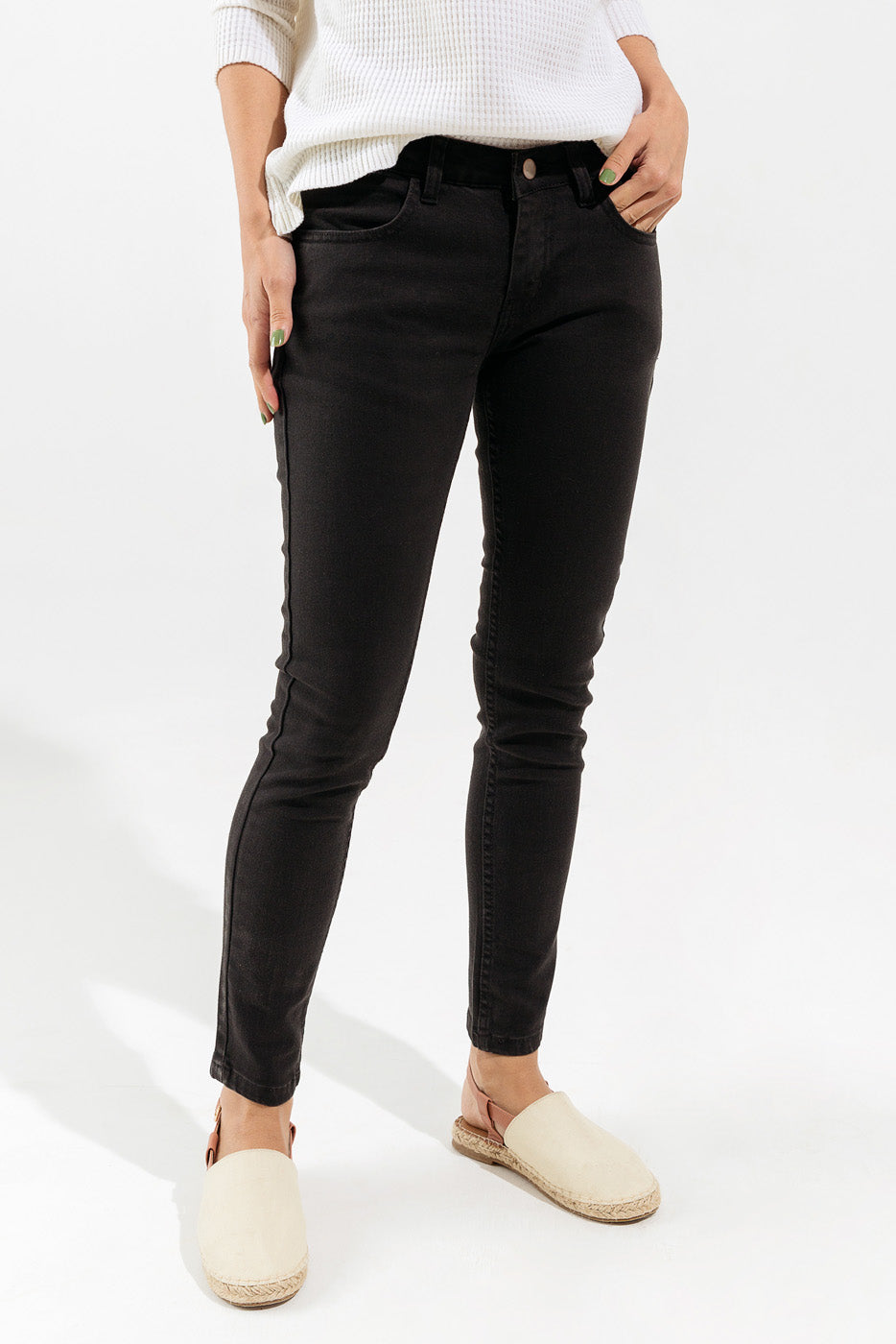 BLACK CROPPED SKINNY JEANS
