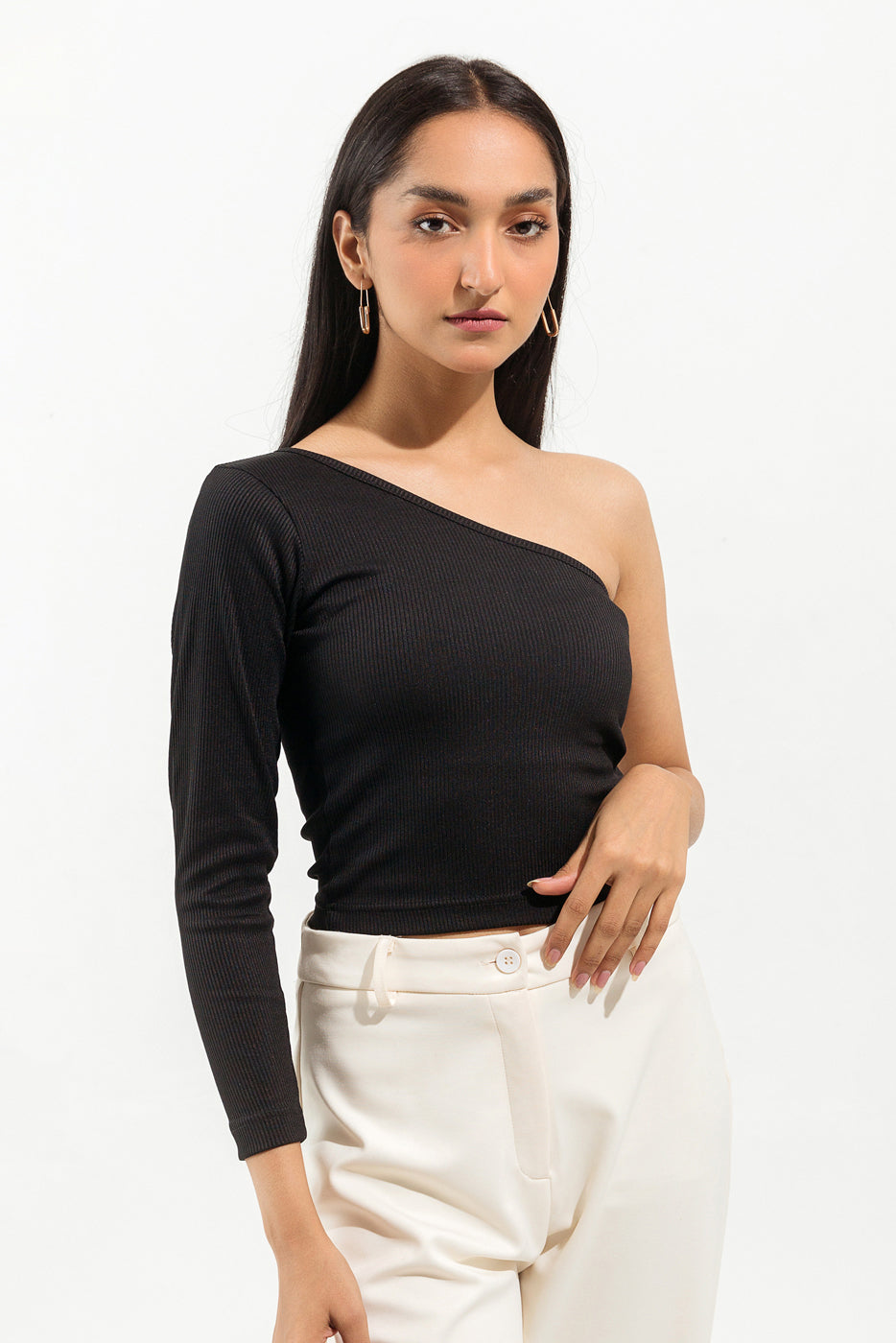 BLACK ASYMMETRICAL CROP TOP