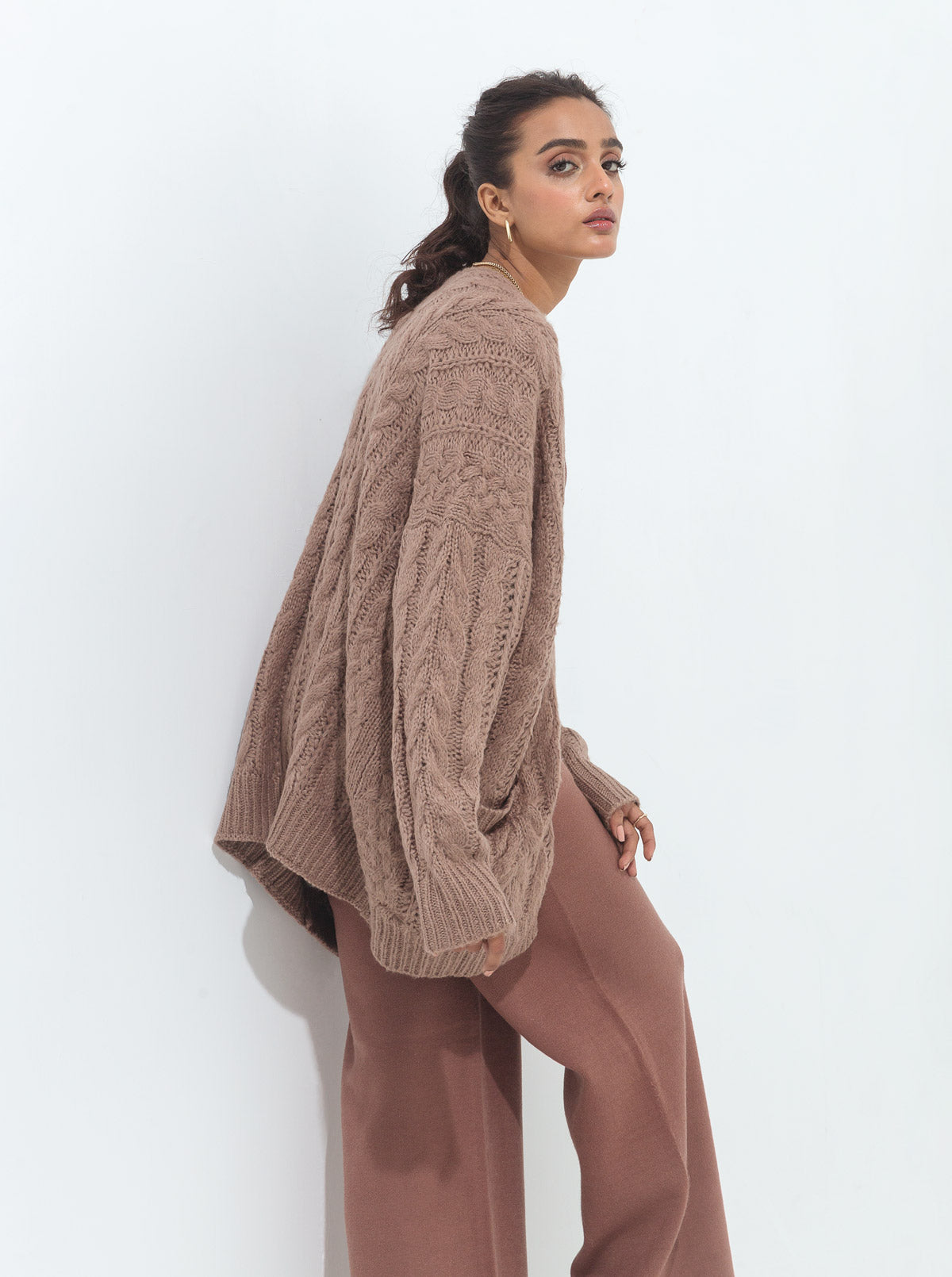 DULL TAUPE CABLE KNIT POCKET SHRUG