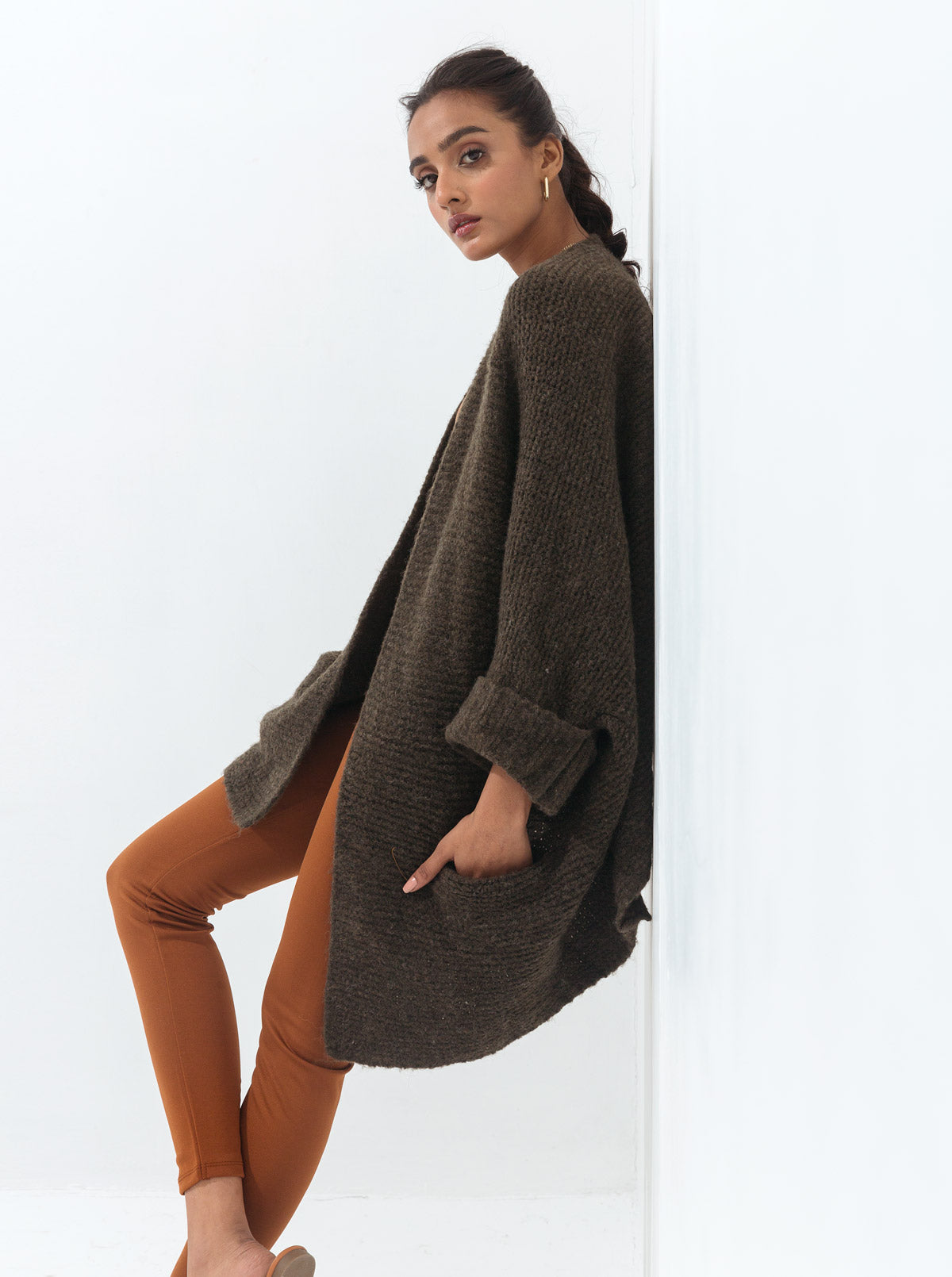 DARK OLIVE BOXY TEXTURED KNIT SHRUG