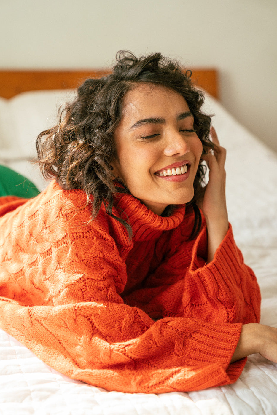 ORANGE TURTLENECK CHUNKY KNIT PULLOVER