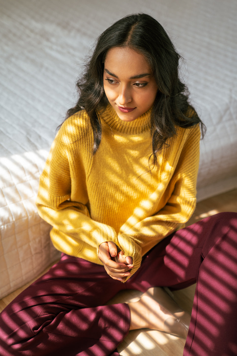 YELLOW TURTLENECK PULLOVER