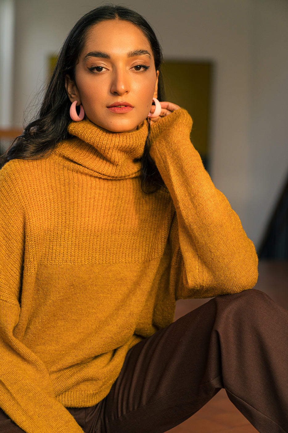 MUSTARD TURTLENECK PULLOVER