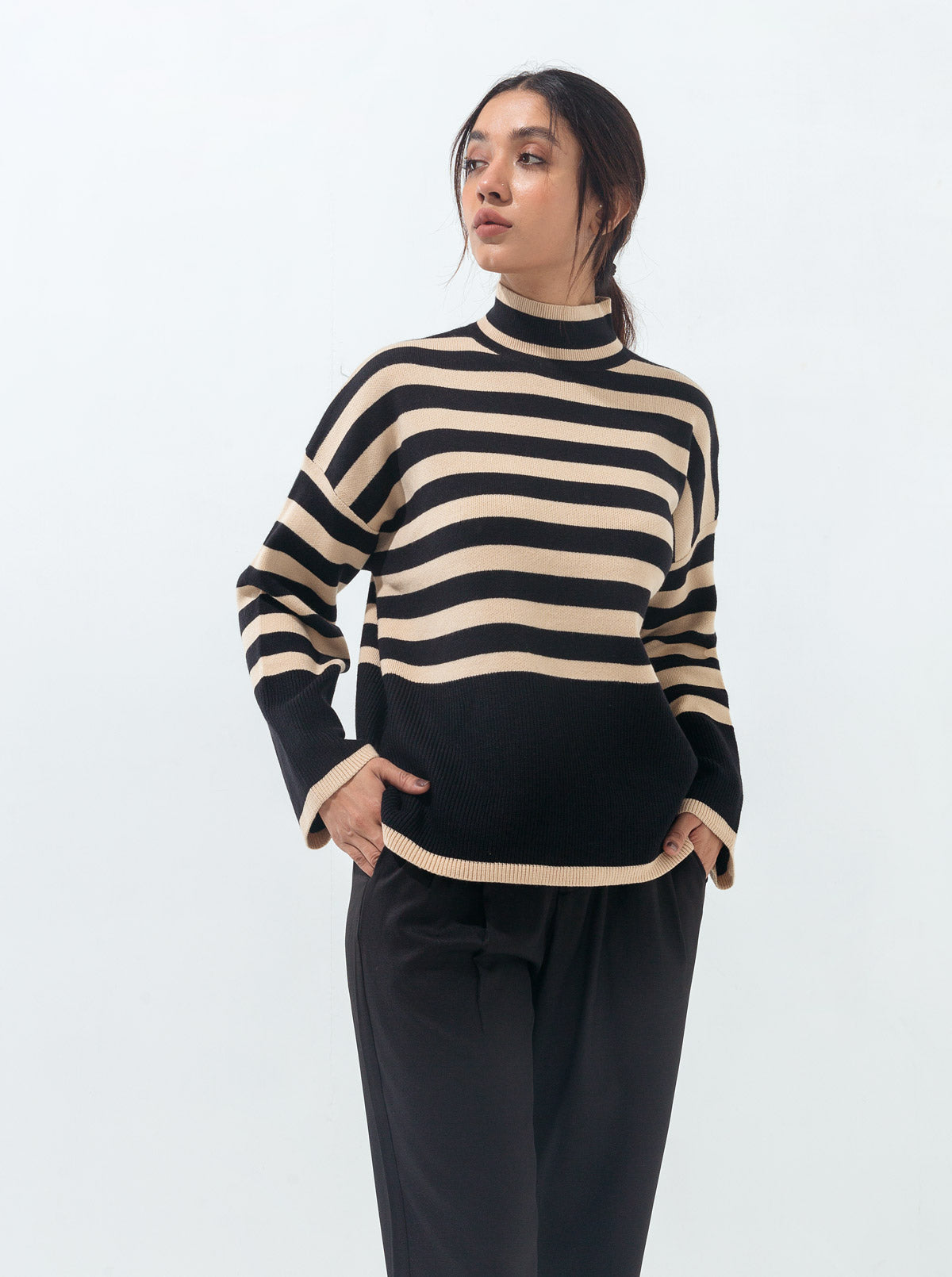 BLACK BEIGE STRIPED PULLOVER