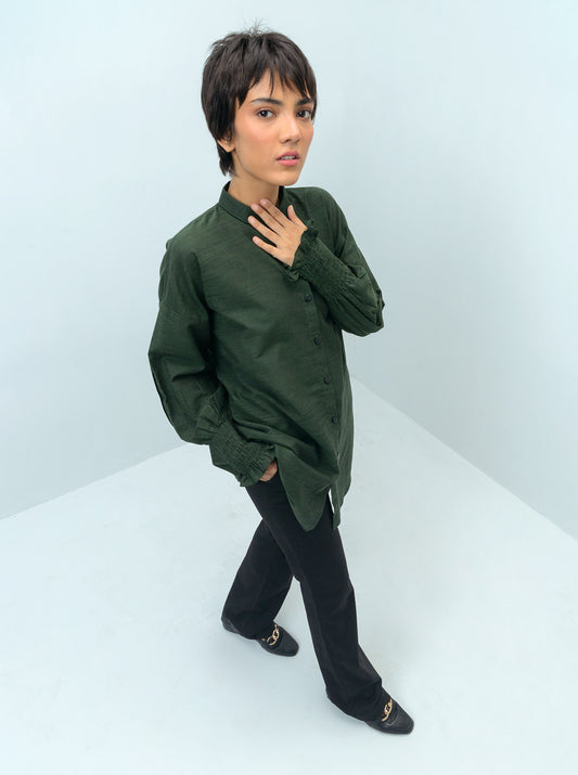 TEXTURED GREEN SMOCKED SLEEVED SHIRT