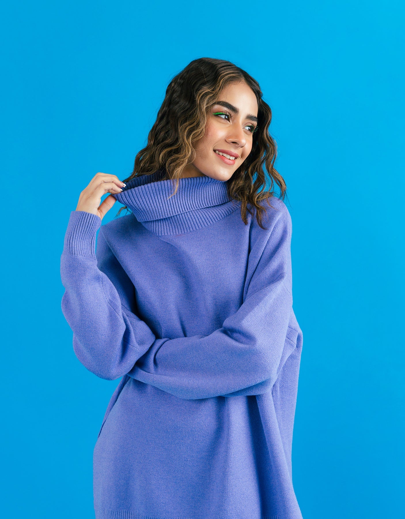 SOLID COLOURED KNITTED SWEATER