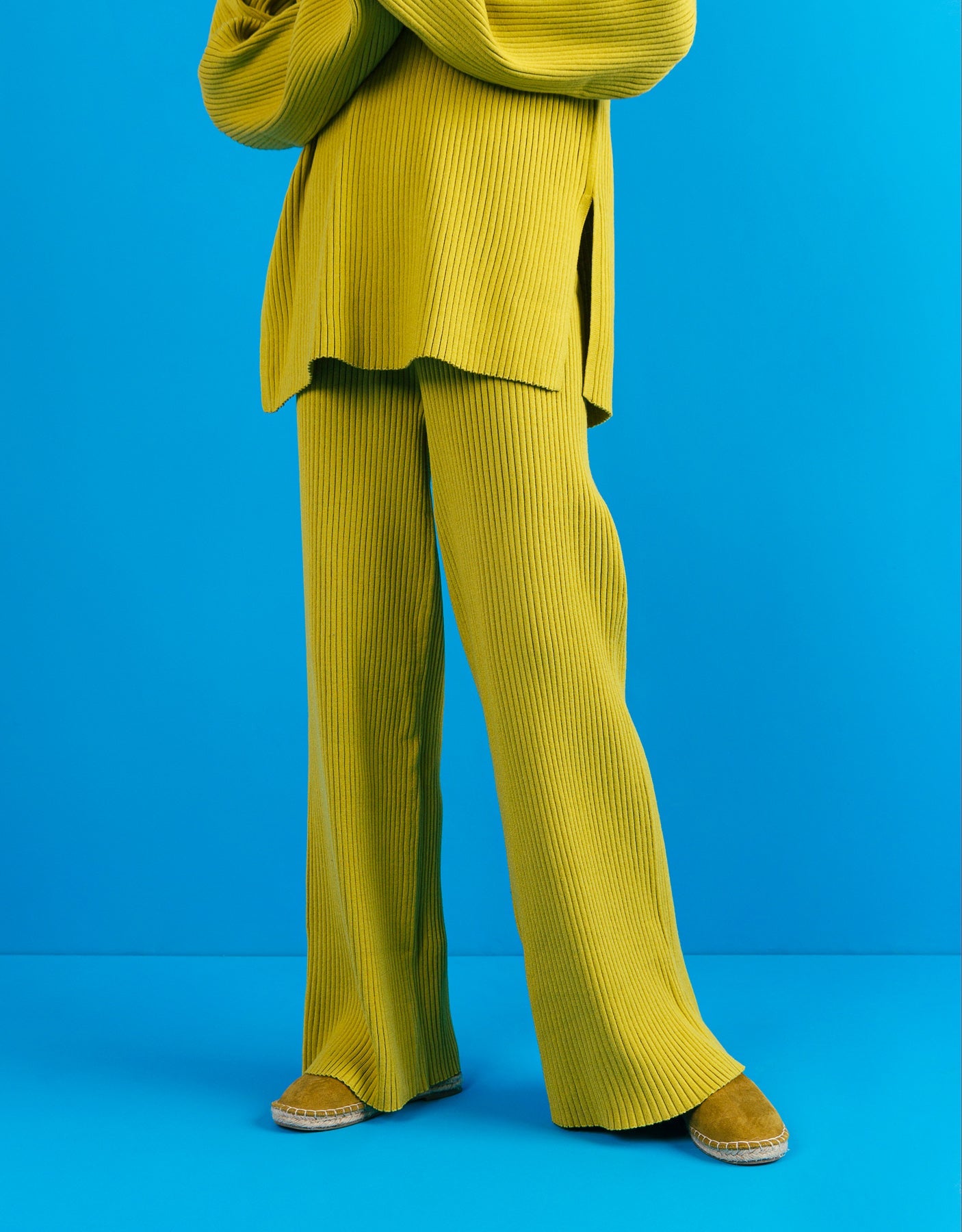 SOLID COLOURED KNITTED BOTTOM