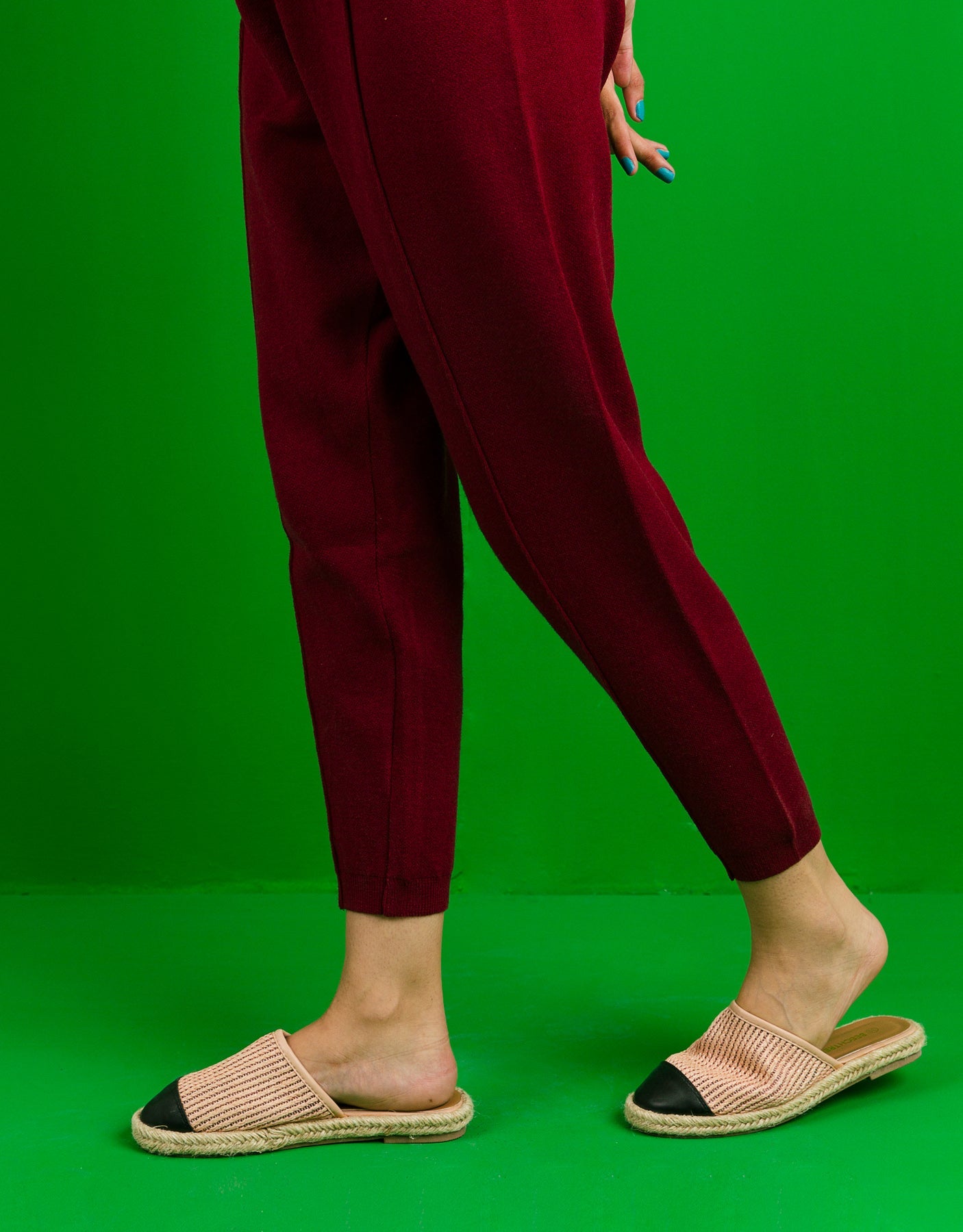 MAROON SOLID COLOURED PANTS