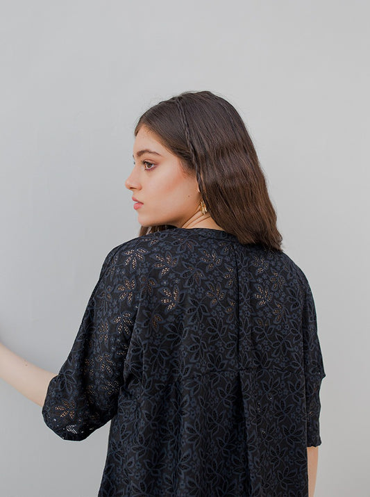 BLACK LACE BOXY TOP