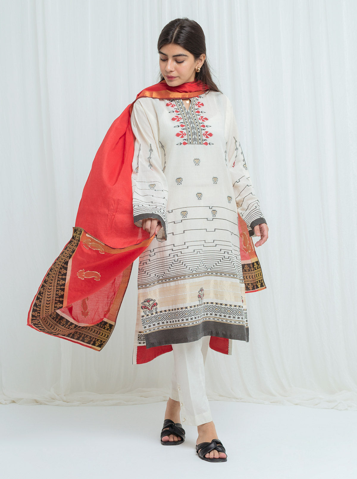 ETHNIC ELEGANCE - 2 PIECE