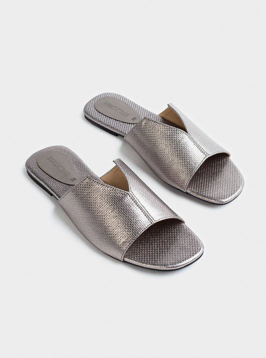 CASUAL SLIDES
