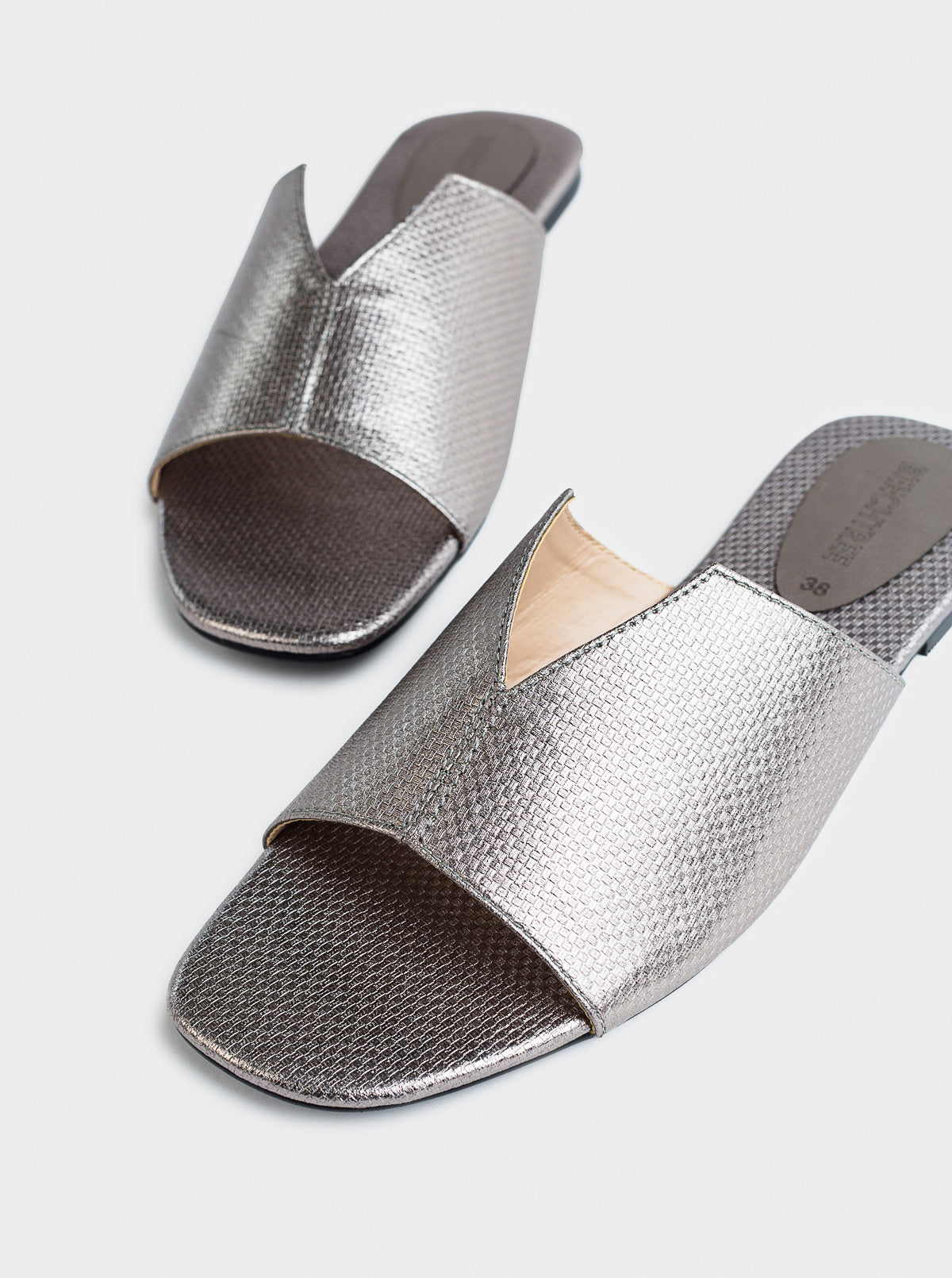 CASUAL SLIDES