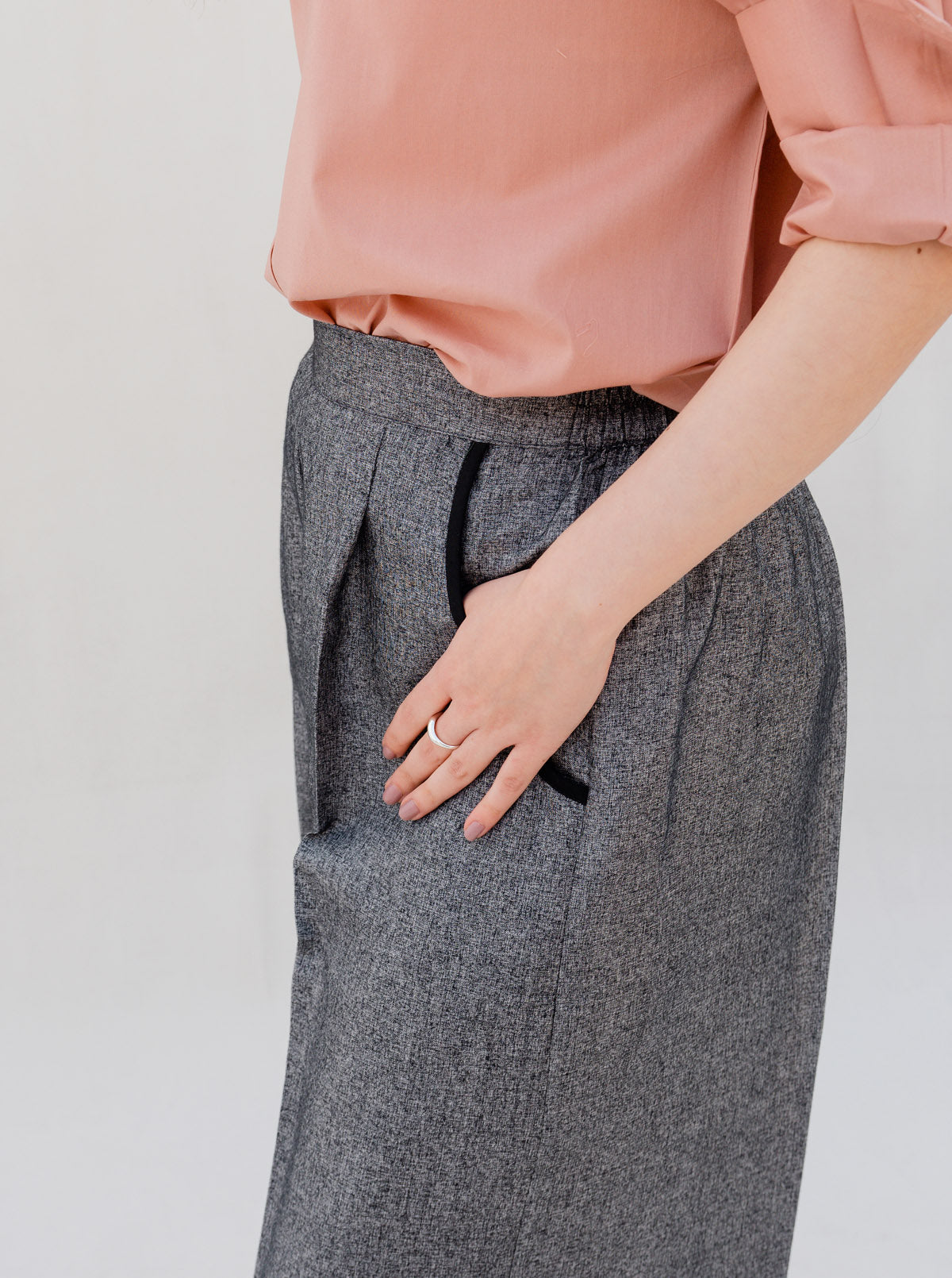 GRAY TEXTURED BAGGY PANTS