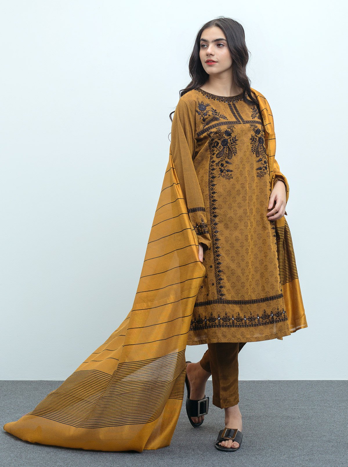 EMBROIDERED SHIRT WITH DUPATTA