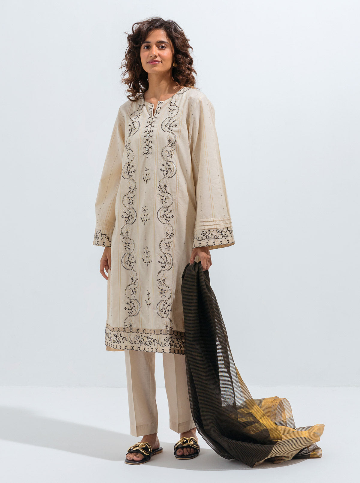 2 PIECE EMBROIDERED JACQUARD SUIT (LUXURY PRET)