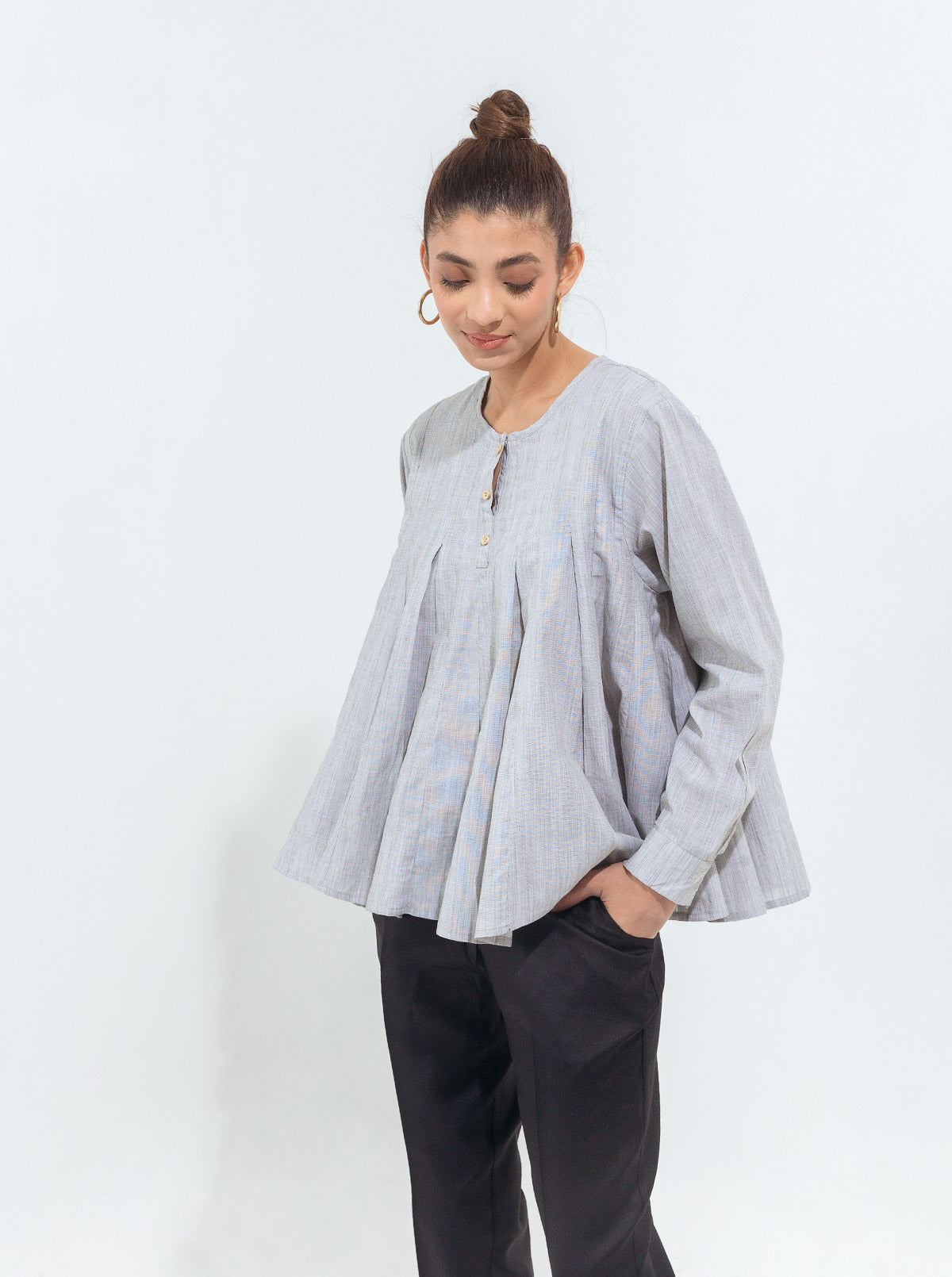 GRAY TEXTURED PLEATED PEPLUM
