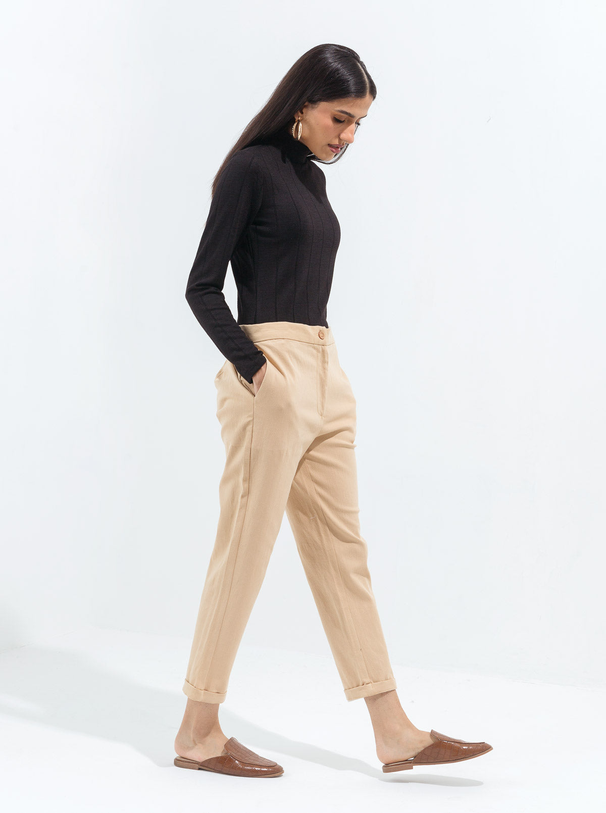 CROPPED STRETCH BEIGE PANTS